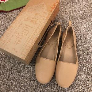 Latigo Tan Flats